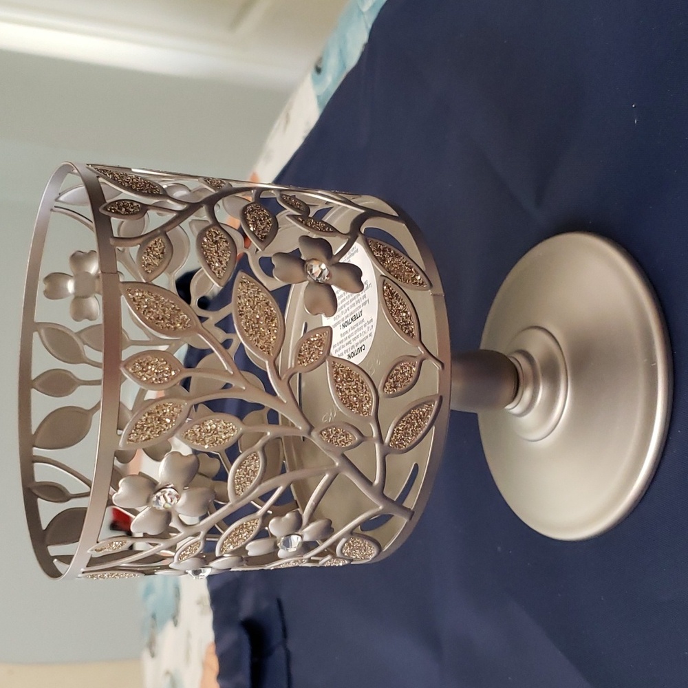 Candle holder for 14.5 oz bath and body works candle